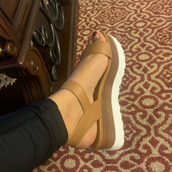 New Mk sandals 🥰 super stylish - Picture 9 of 10